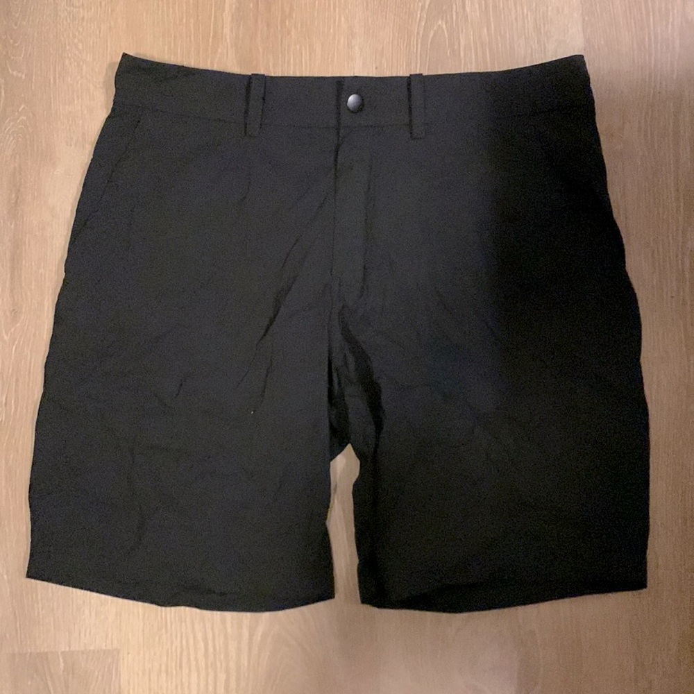Men's Lululemon black shorts size 32